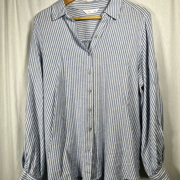LC Lauren Conrad Blue and White Striped Button Down Shirt - Picture 1 of 1